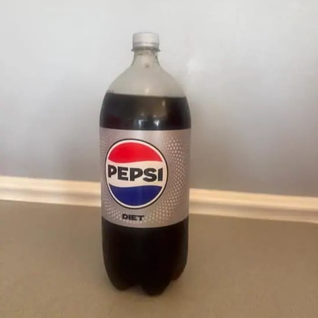 Diet Pepsi (2 Liter).